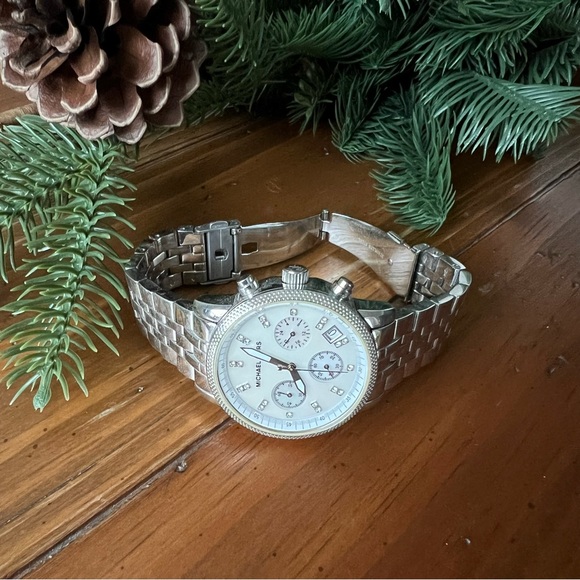 Michael Kors Watch - Picture 8 of 10